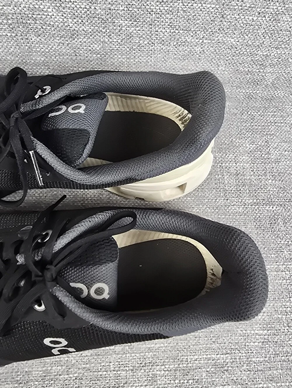 ON Cloudflyer Mens Running Shoes Black/White/Navy Sz 8.5